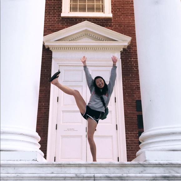 Meet your Posher, Katie - Picture 1 of 2